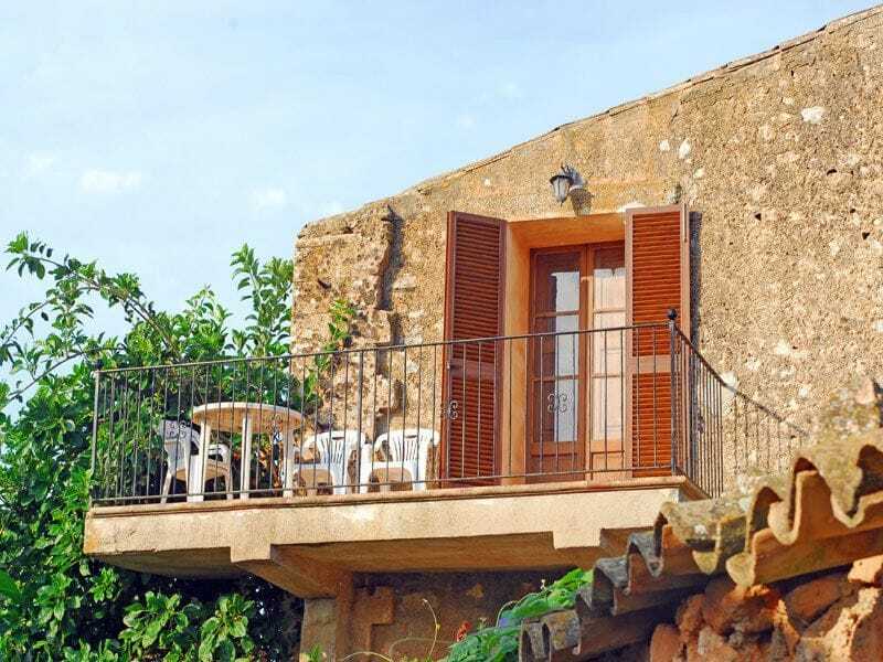 Sa Cova Vella Farm stay